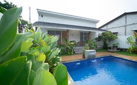 Villa Sawah Prambanan